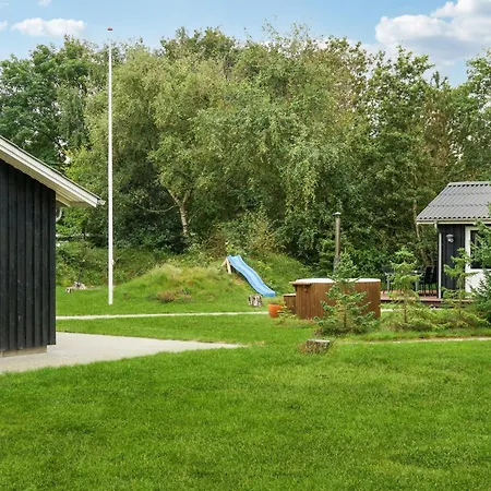 3 Bedroom In Holiday home
